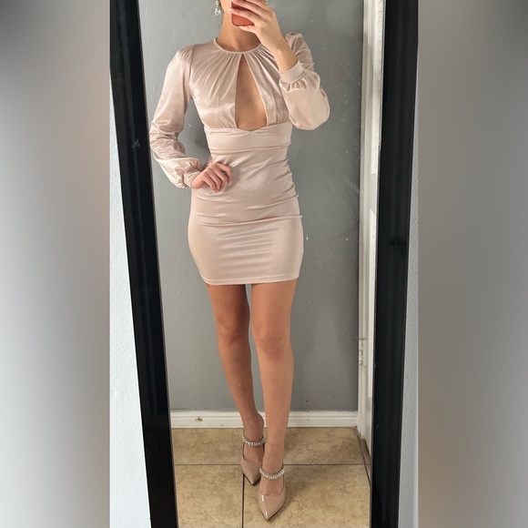 Lurelly Champagne sheen keyhole cut out longsleeve mini dress XS holiday NYE - Picture 3 of 16